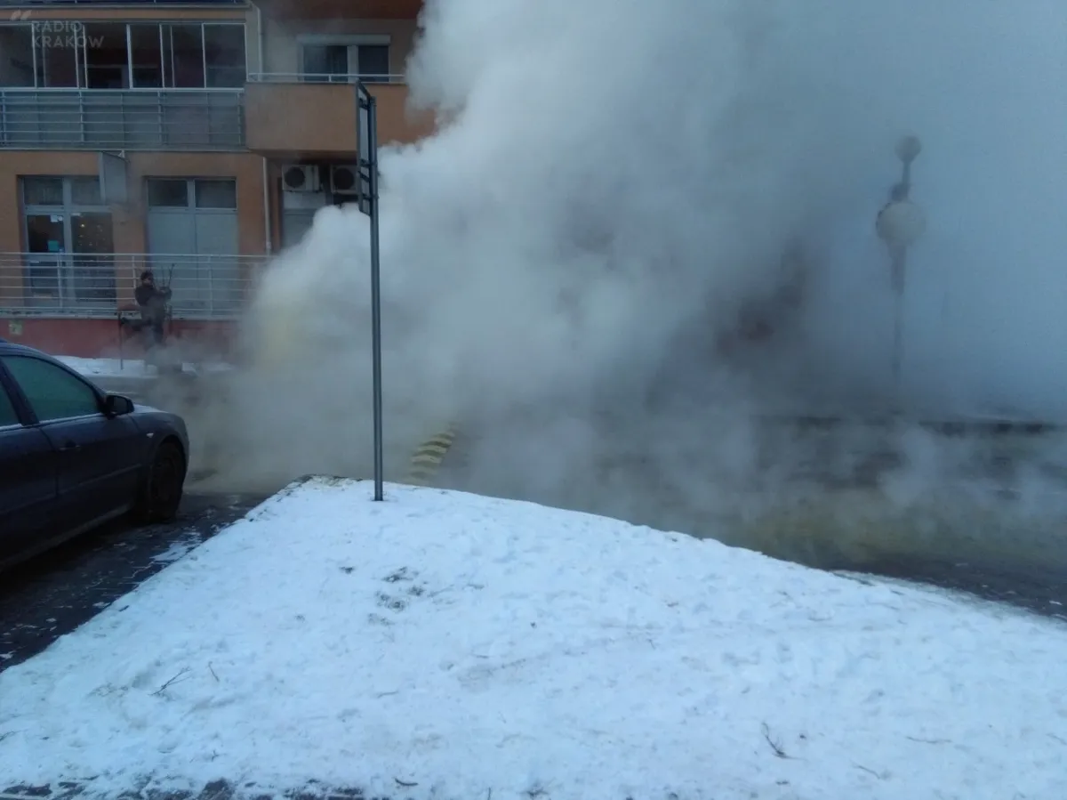Mróz w Małopolsce. Awarie ogrzewania, wodociągów, komunikacji. RELACJA
