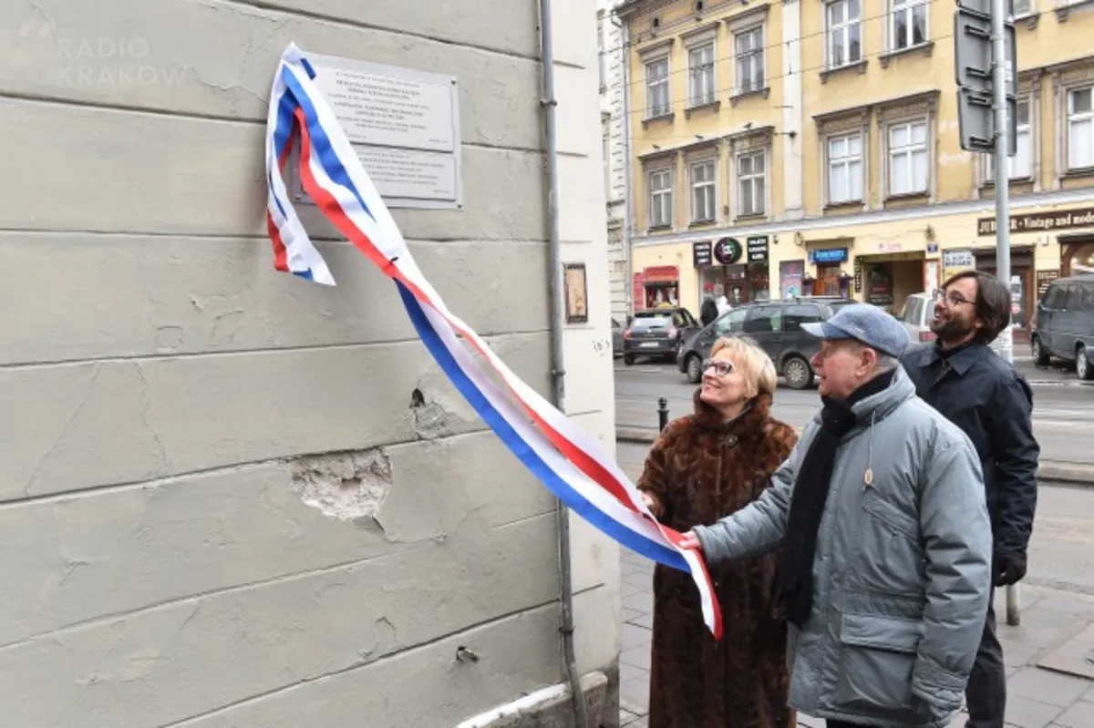 Odsłonięto tablicę upamiętniającą przedwojenną Żydowską Szkołę Handlową