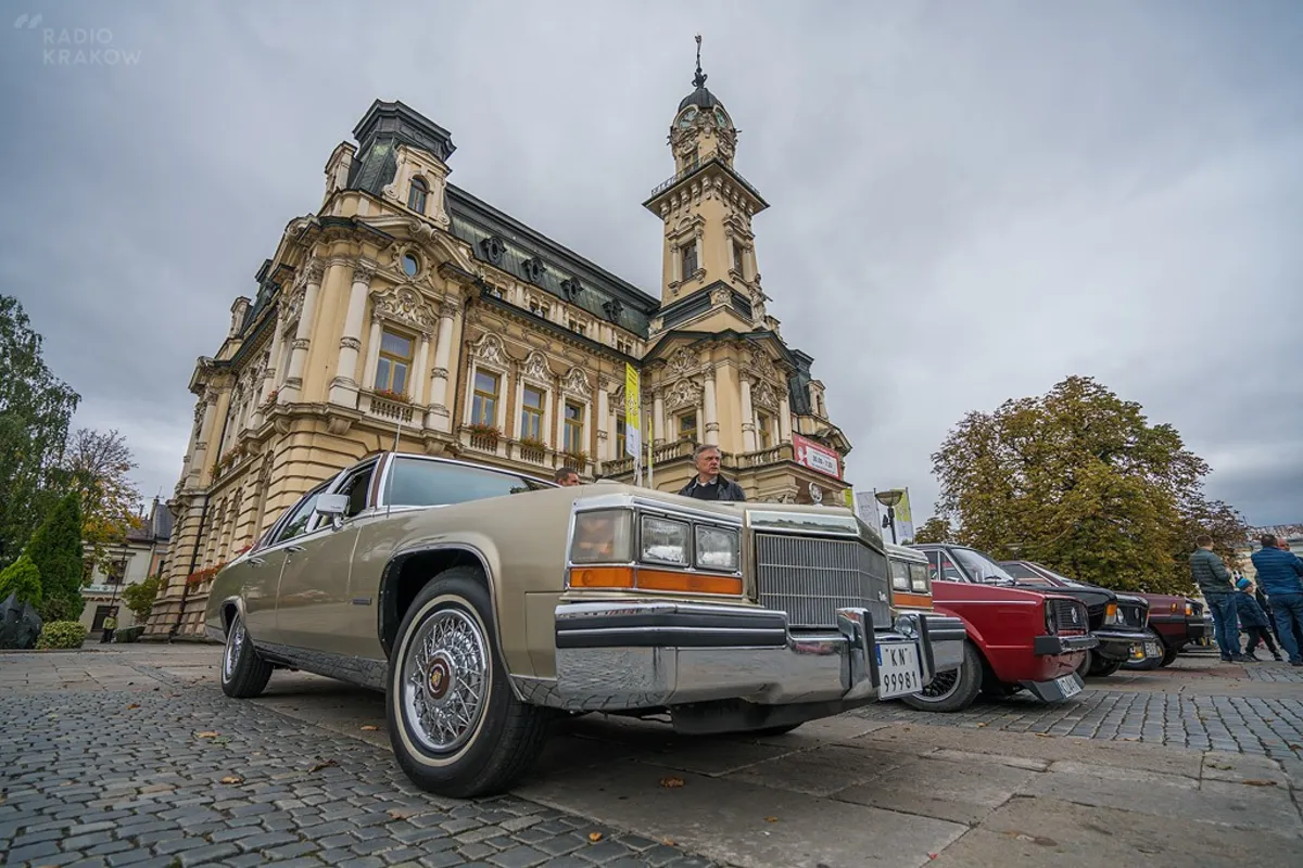 W Nowym  Sączu znów można było podziwiać stare samochody 