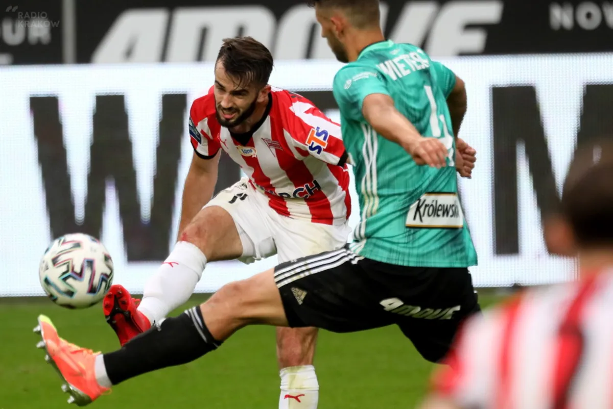 Cracovia przegrywa, Legia w mistrzowskiej koronie