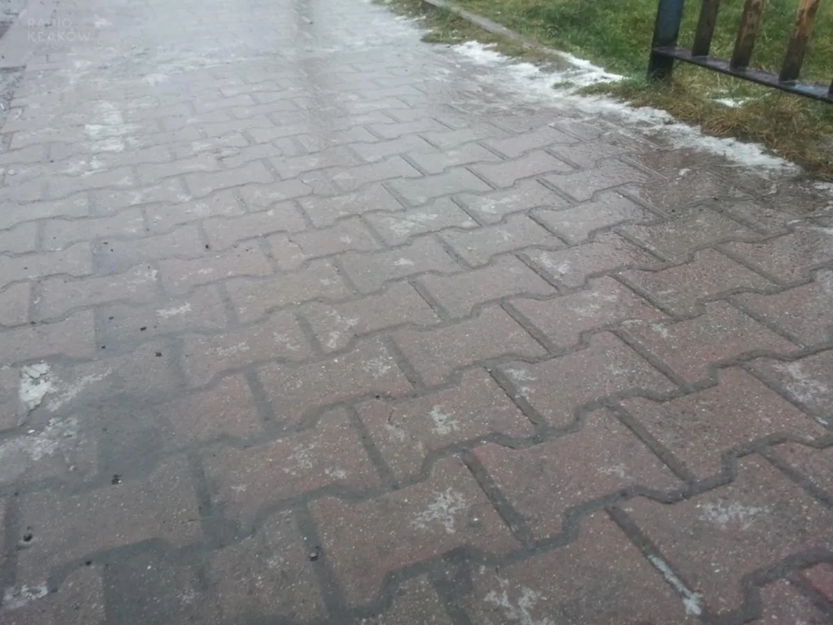 Gołoledź w Małopolsce. W wypadkach zginęły dwie osoby