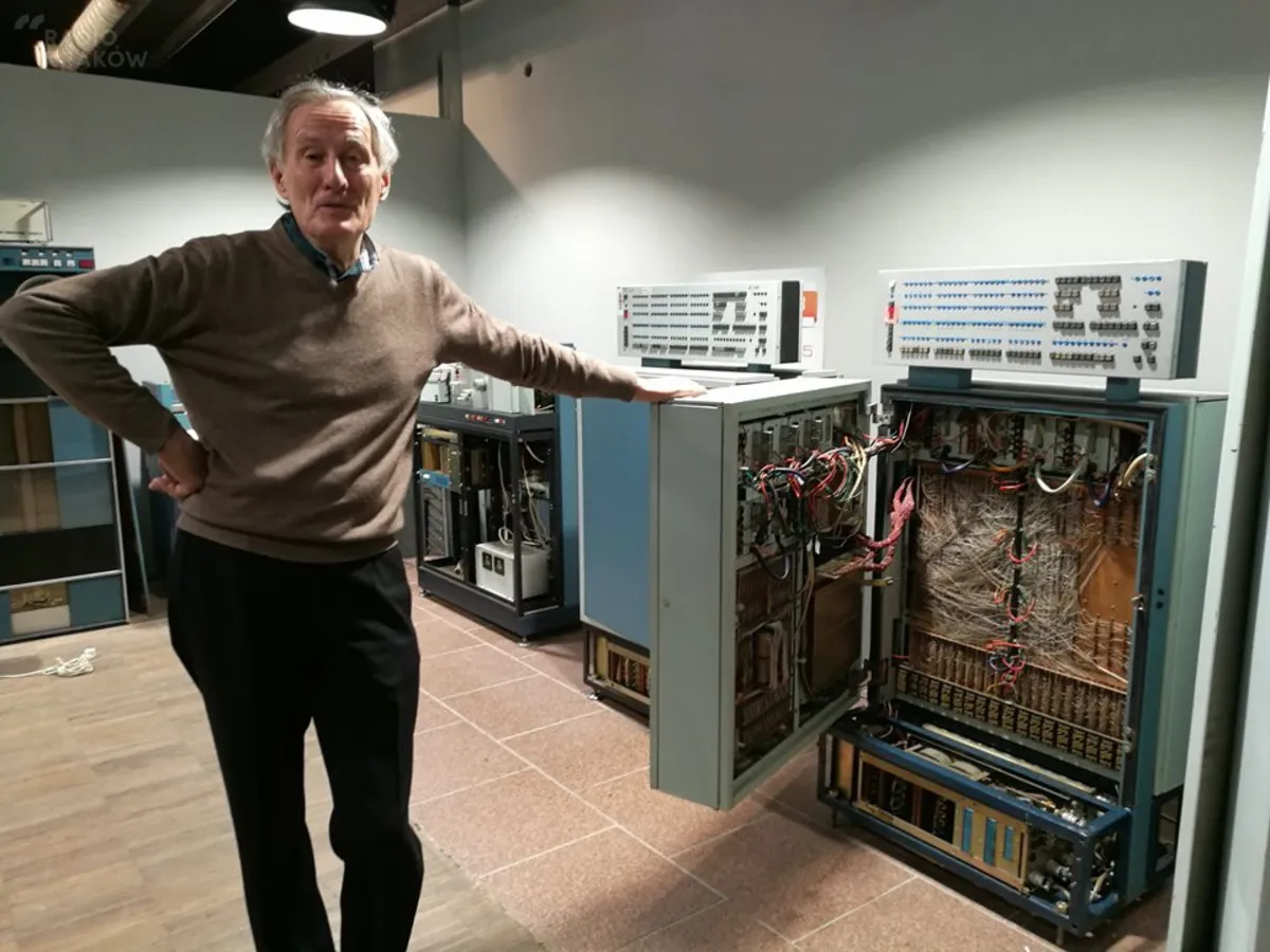 Niezwykłe komputery z magazynów krakowskiej AGH trafiły do Katowic. ZDJĘCIA