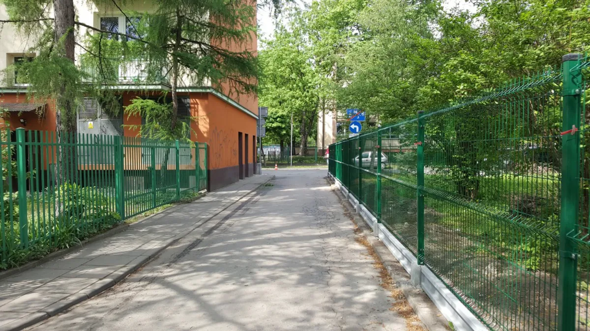 Spółdzielnia grodzi przestrzeń miejską 