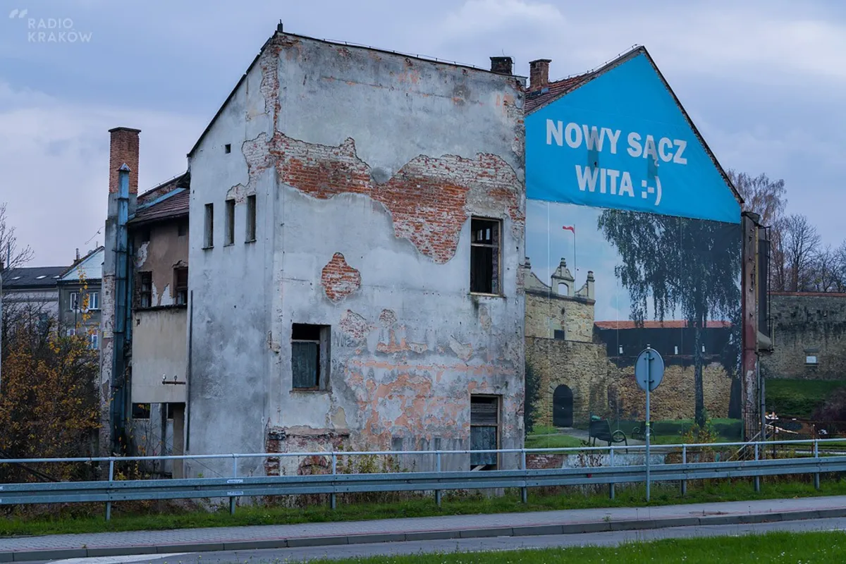 Zabytkowa kamienica i... niechlubna wizytówka miasta zniknie z mapy Nowego Sącza