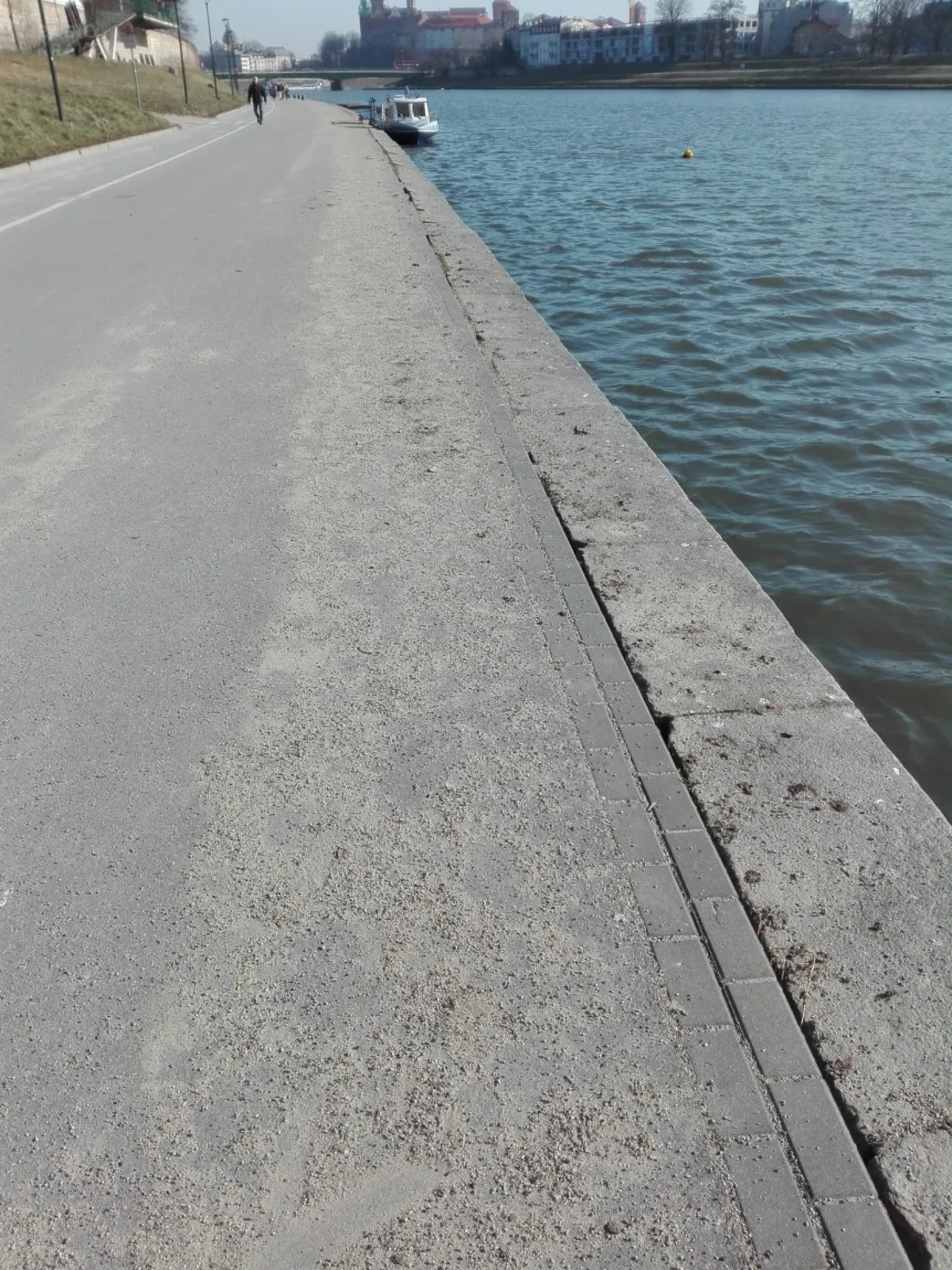 Kilometry brudnych chodników