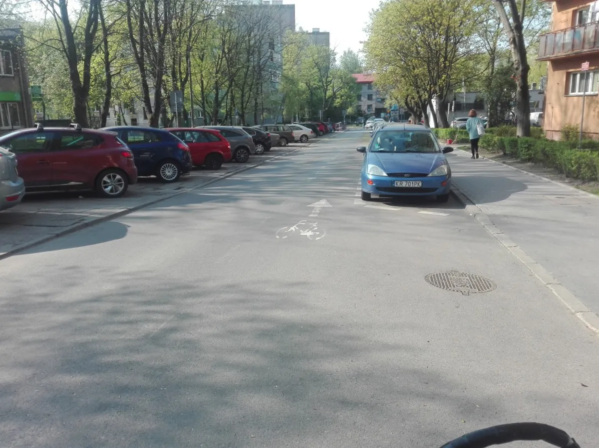 Krakowska walka o miejsce na drodze - pomiędzy rowerzystami i kierowcami