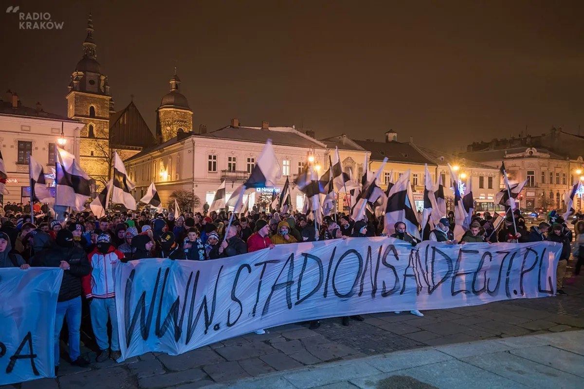 Kibice Sandecji zapowiadają kolejny protest. Chcą budowy stadionu