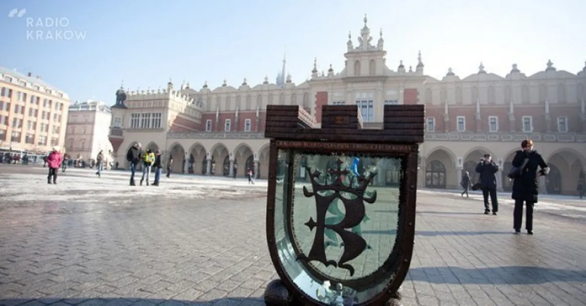 Chcieli okraść słynną krakowską skarbonkę. Grozi im więzienie, zapłacą też za jej naprawę 