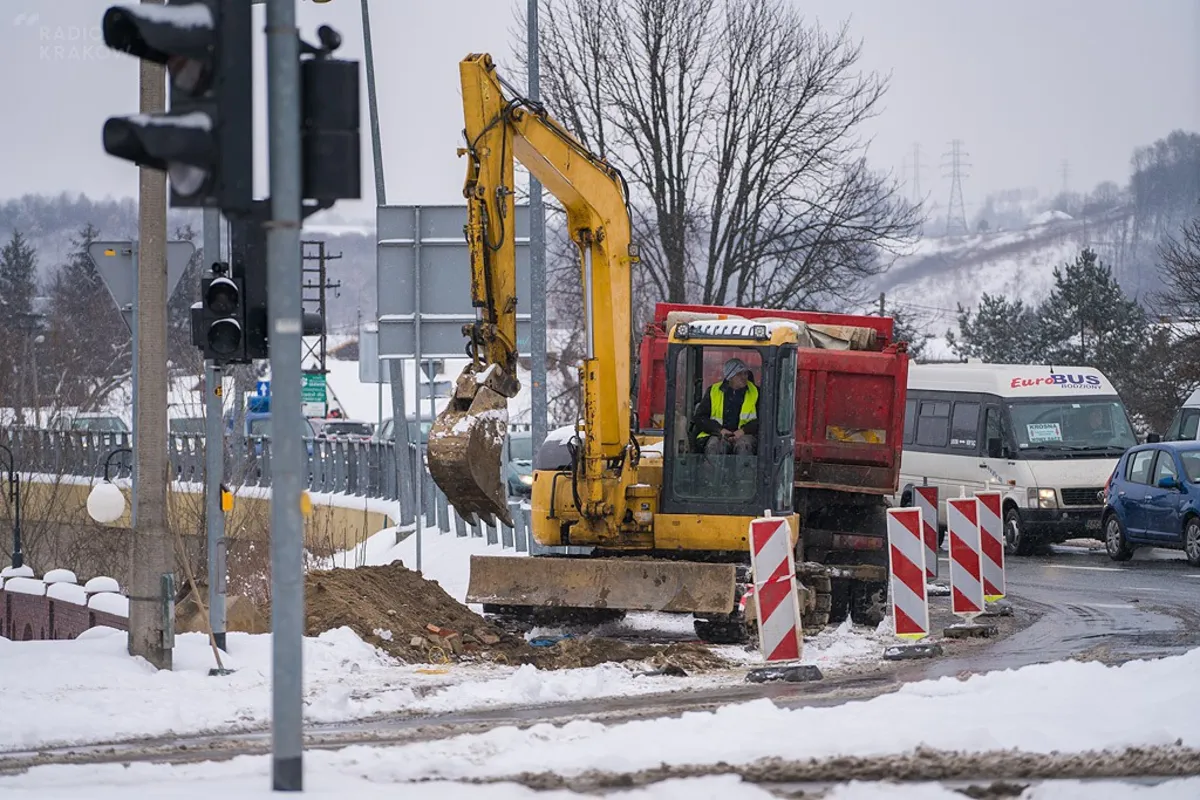 Ruszyła budowa ronda, które ułatwi wjazd na nowy most Heleński w Nowym Sączu