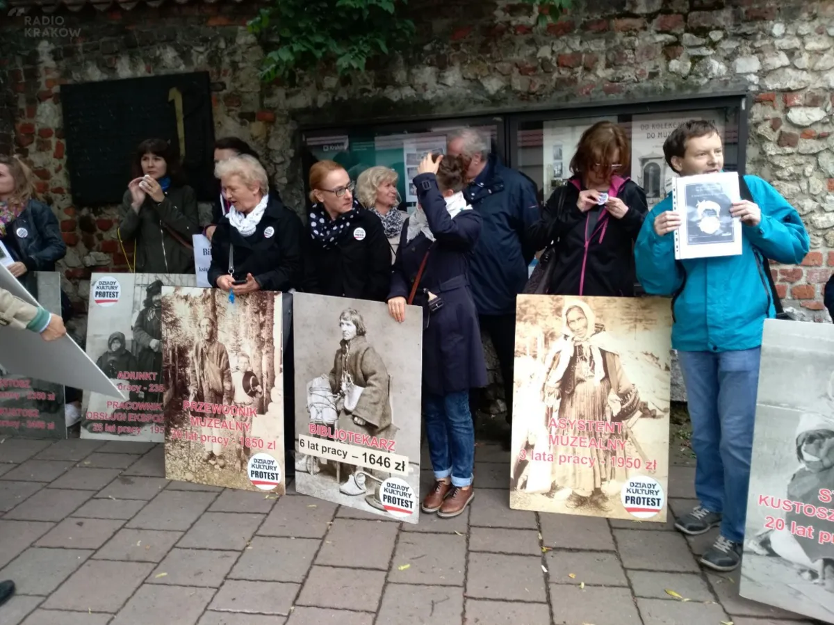 Kolejny protest "dziadów kultury". Upominają się o podwyżki