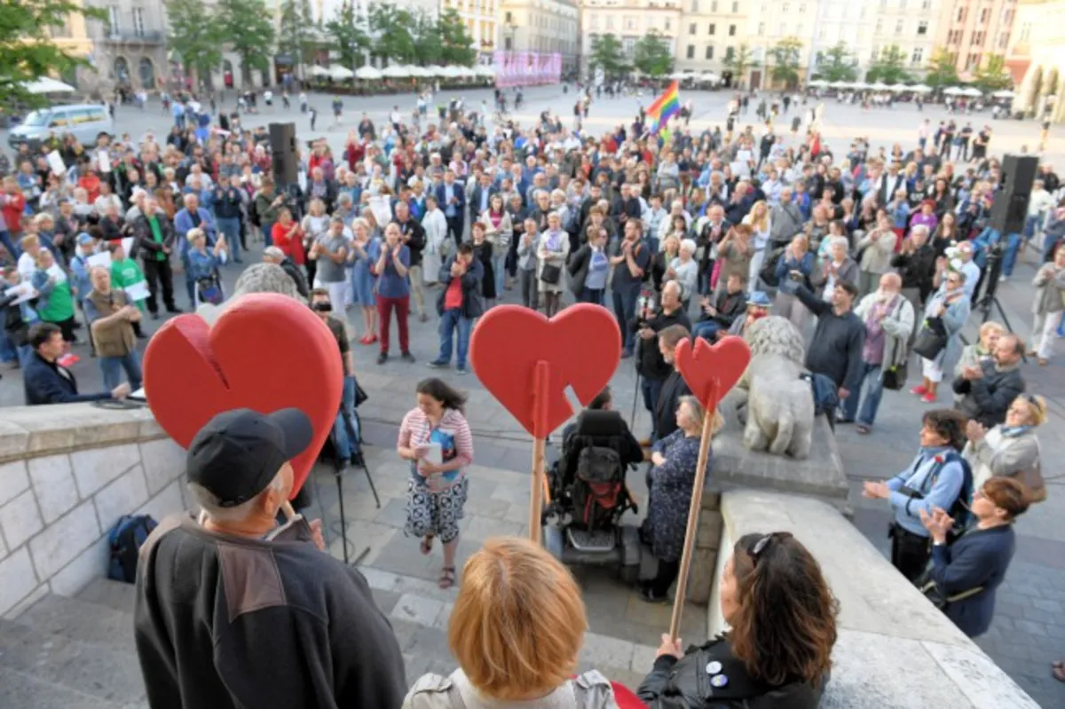 Manifestacja poparcia dla protestu w Sejmie