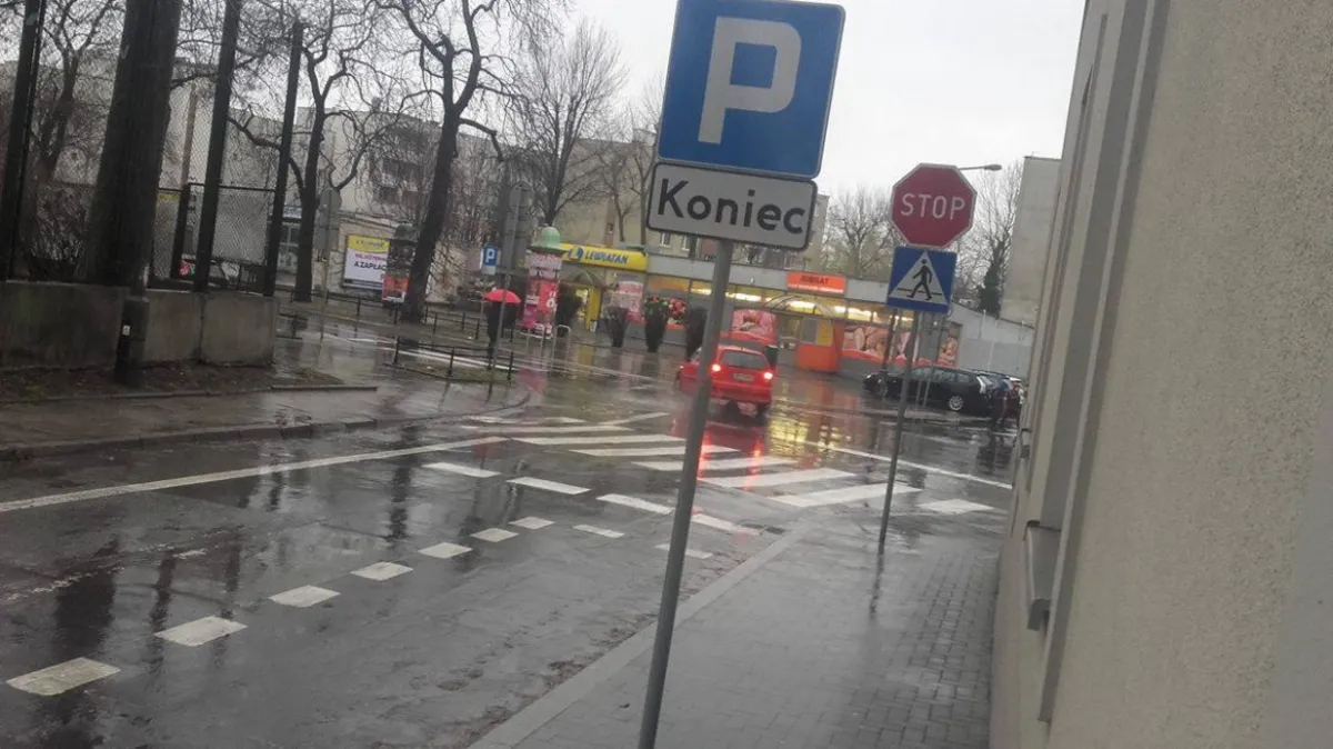 Kraków ma oddać chodniki pieszym. Taka jest decyzja małopolskiego wojewody
