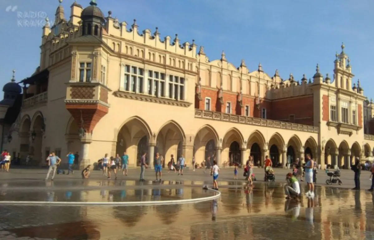 Żar leje się z nieba. W Krakowie zostały uruchomione kurtyny wodne