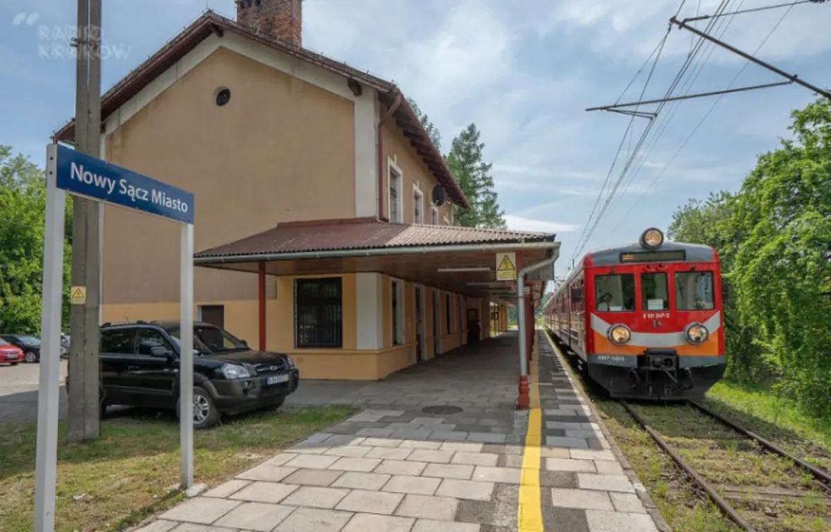 Apele poskutkowały? Władze gmin z Sądecczyzny rozmawiają na temat współfinansowania kursów szynobusu
