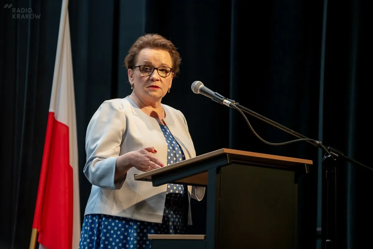 Minister  Anna Zalewska w poniedziałek podpisze projekt ustawy o zmianach w szkolnictwie branżowym