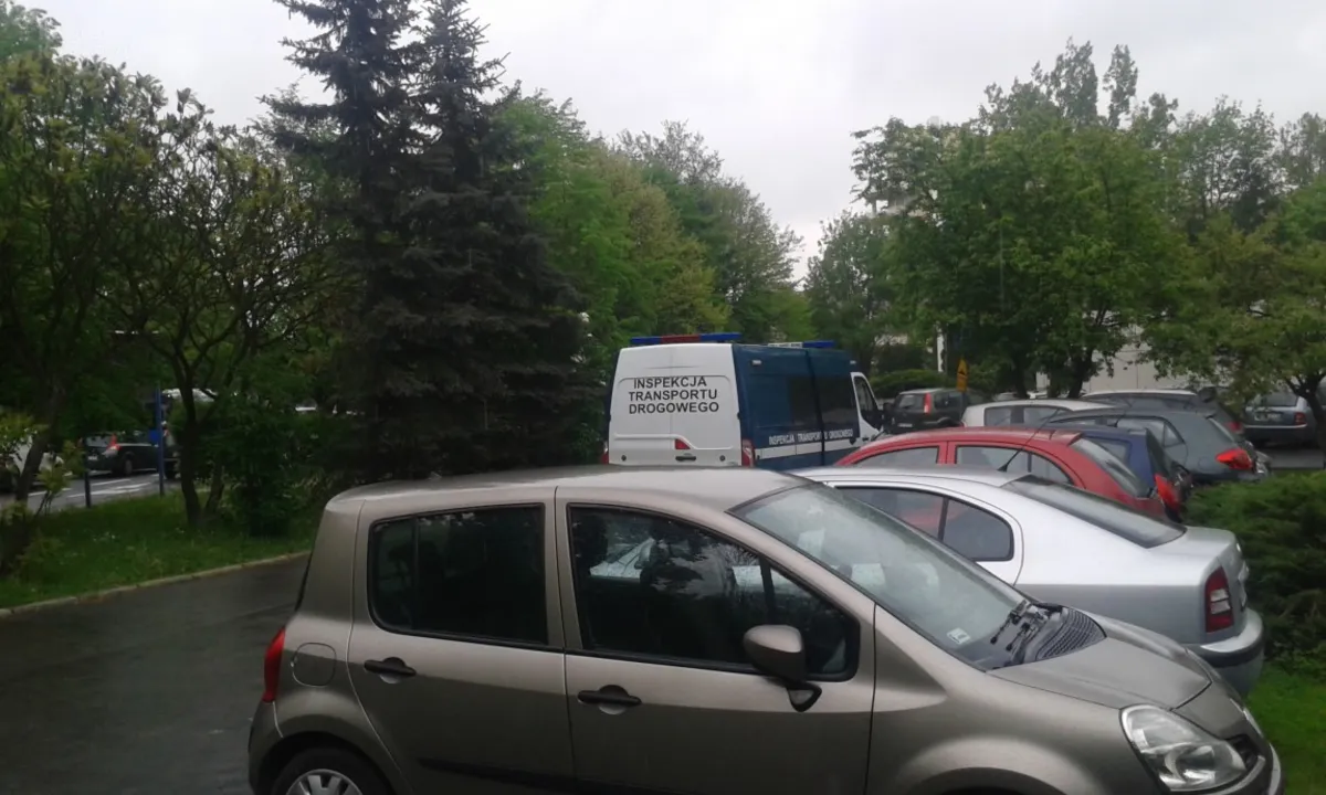Pierwszy był w fatalnym stanie. Drugi w jeszcze gorszym. Uczniowie czekali 5 godzin na sprawny autokar