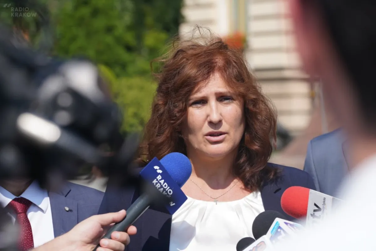 Iwona Mularczyk krytykuje zarządzanie dworcem autobusowym w Nowym Sączu