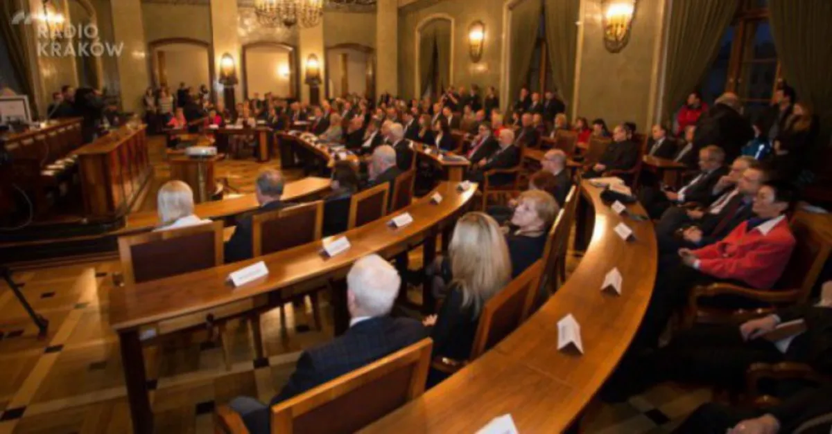 Krakowscy radni przyjęli rezolucję ws. przestrzegania przez miasto wyroków Trybunału Konstytucyjnego