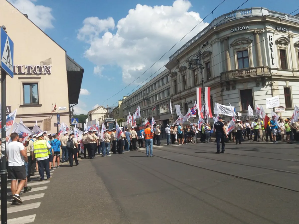 Pracownicy krakowskiego oddziału Wód Polskich protestują. Żądają obiecanych podwyżek