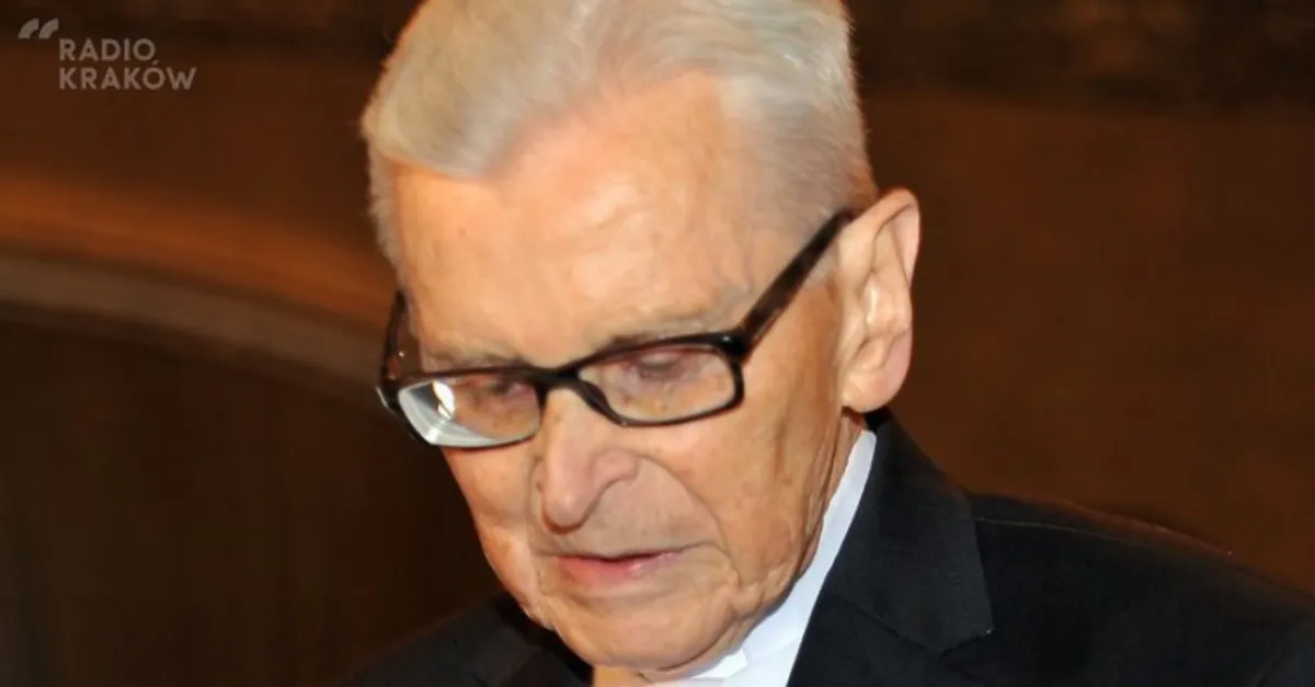 Kard. Franciszek Macharski po operacji. Jego stan jest ciężki, ale stabilny
