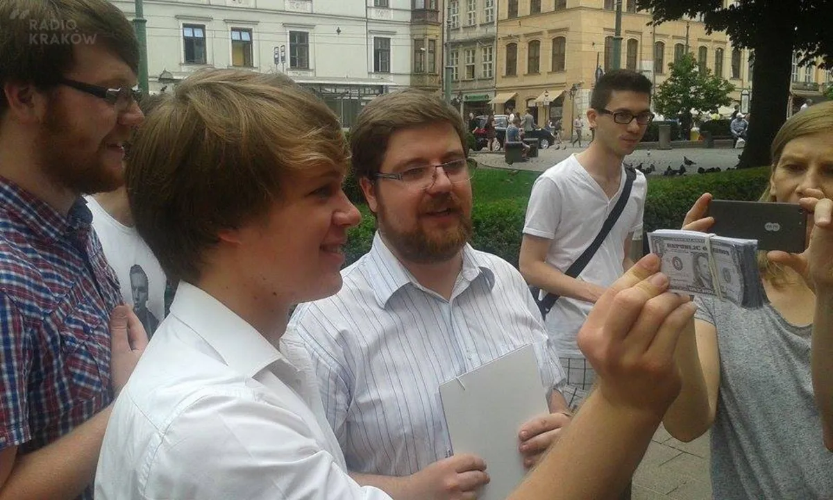 W Krakowie trwa awantura o referendum ws. odwołania prezydenta Jacka Majchrowskiego
