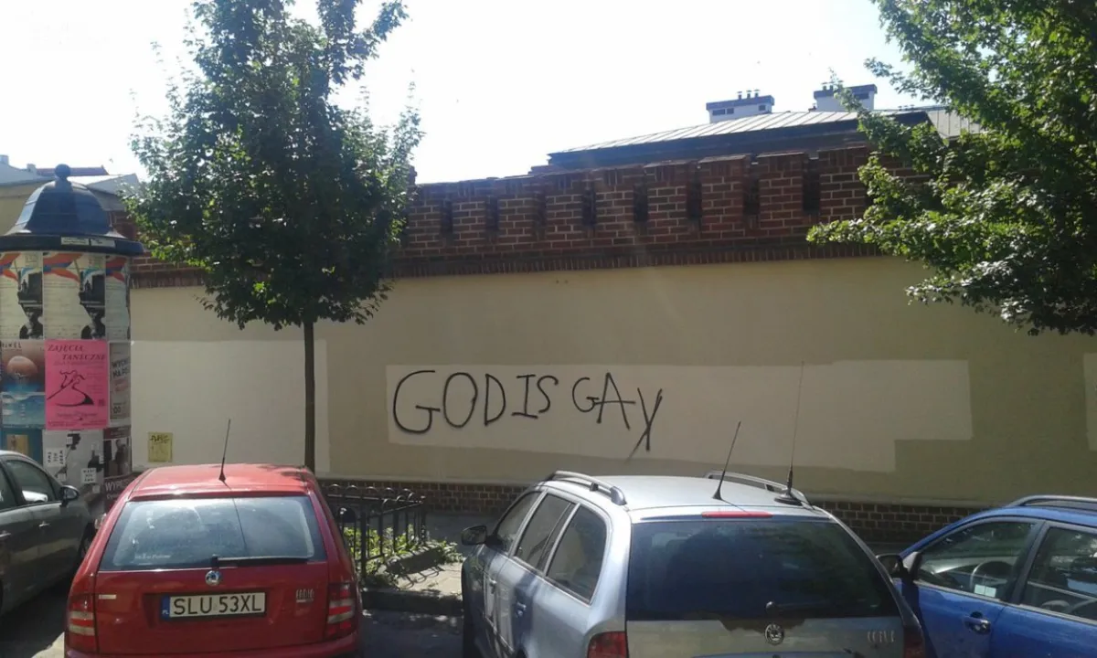 Antykościelne i obraźliwe hasła na klasztorze sióstr Felicjanek w Krakowie. Policja wszczęła śledztwo