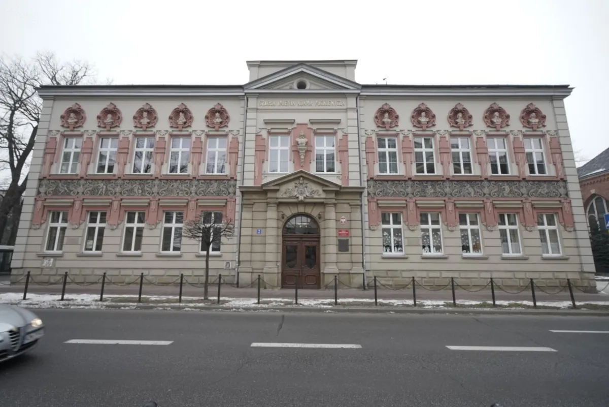 Nowy Sącz: decyzja o zamknięciu "jedynki" odsunięta o rok