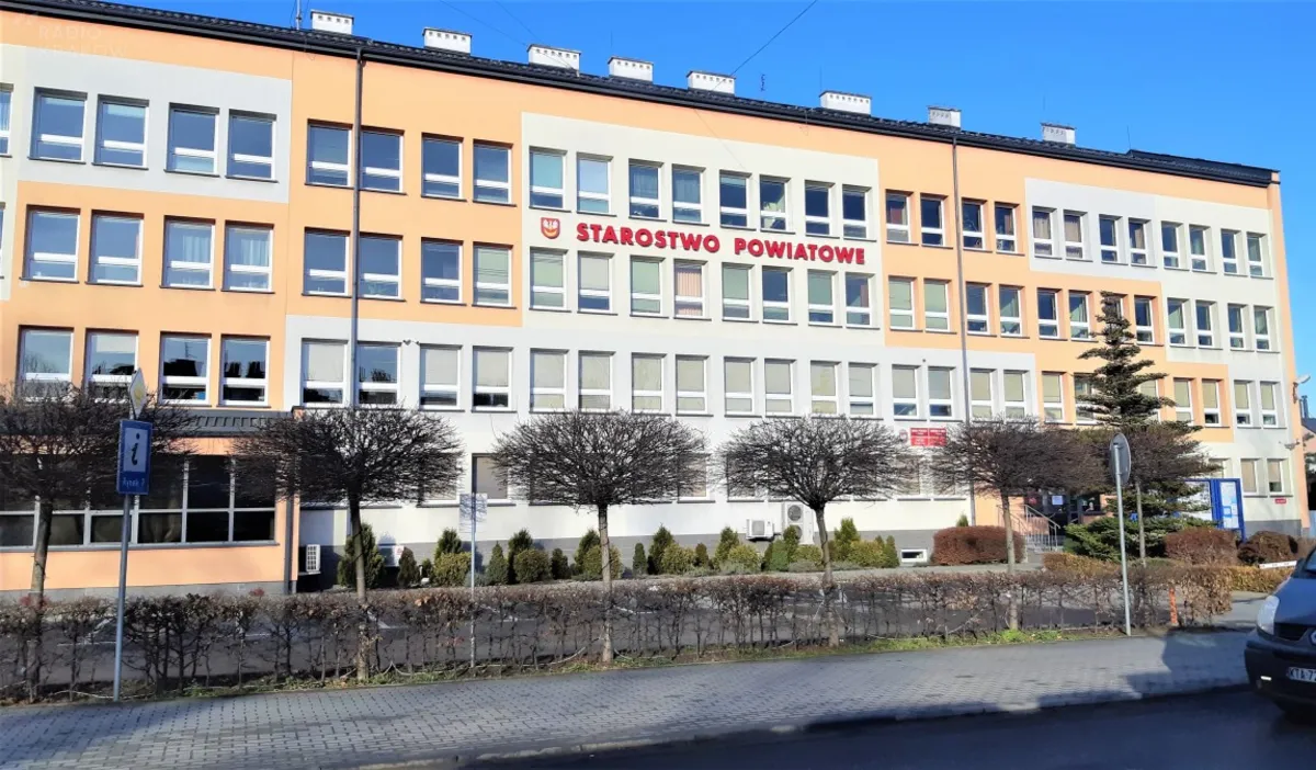 Starostwo powiatowe w Tarnowie zarejestruje więcej aut