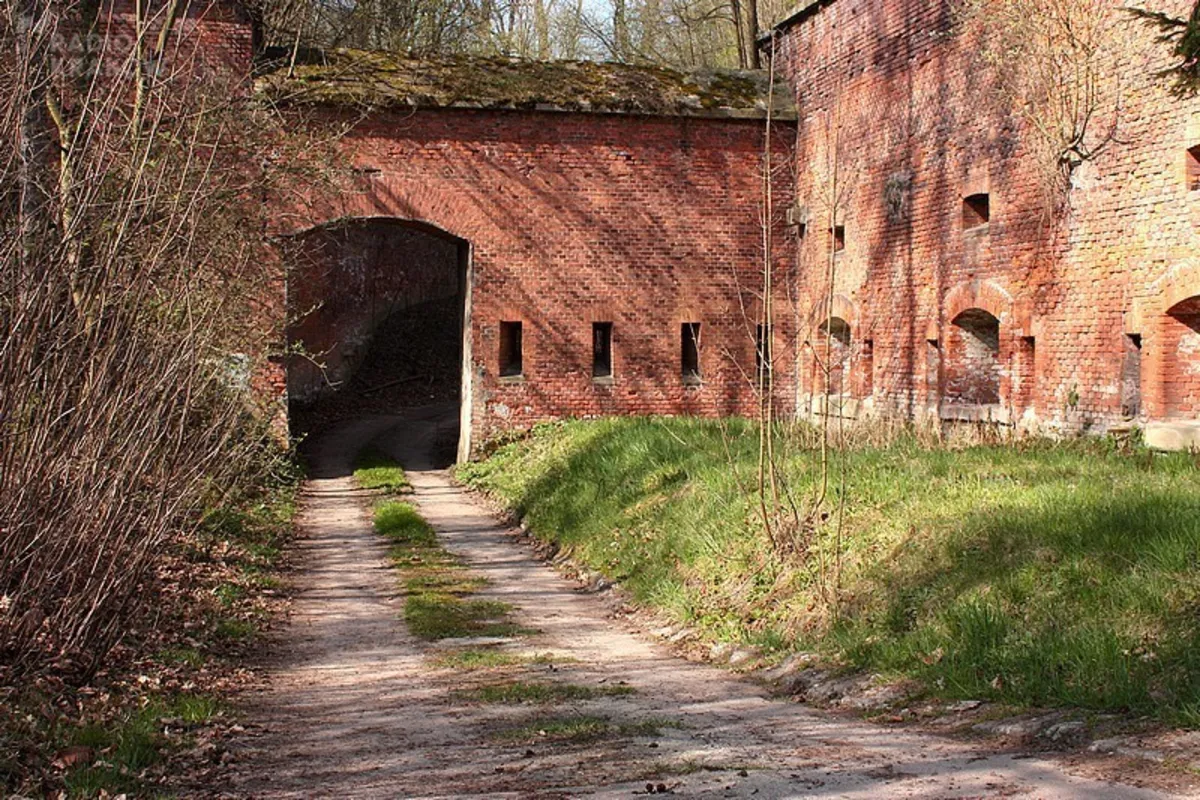 "Śladami trzech wojen" - 90 tematycznych wycieczek a wśród nich miejsca w Krakowie, do których nie mają wstępu turyści
