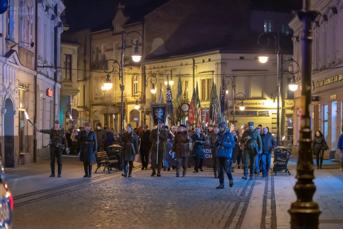 Marsz Pamięci na ulicach Nowego Sącza - hołd dla Żołnierzy Wyklętych
