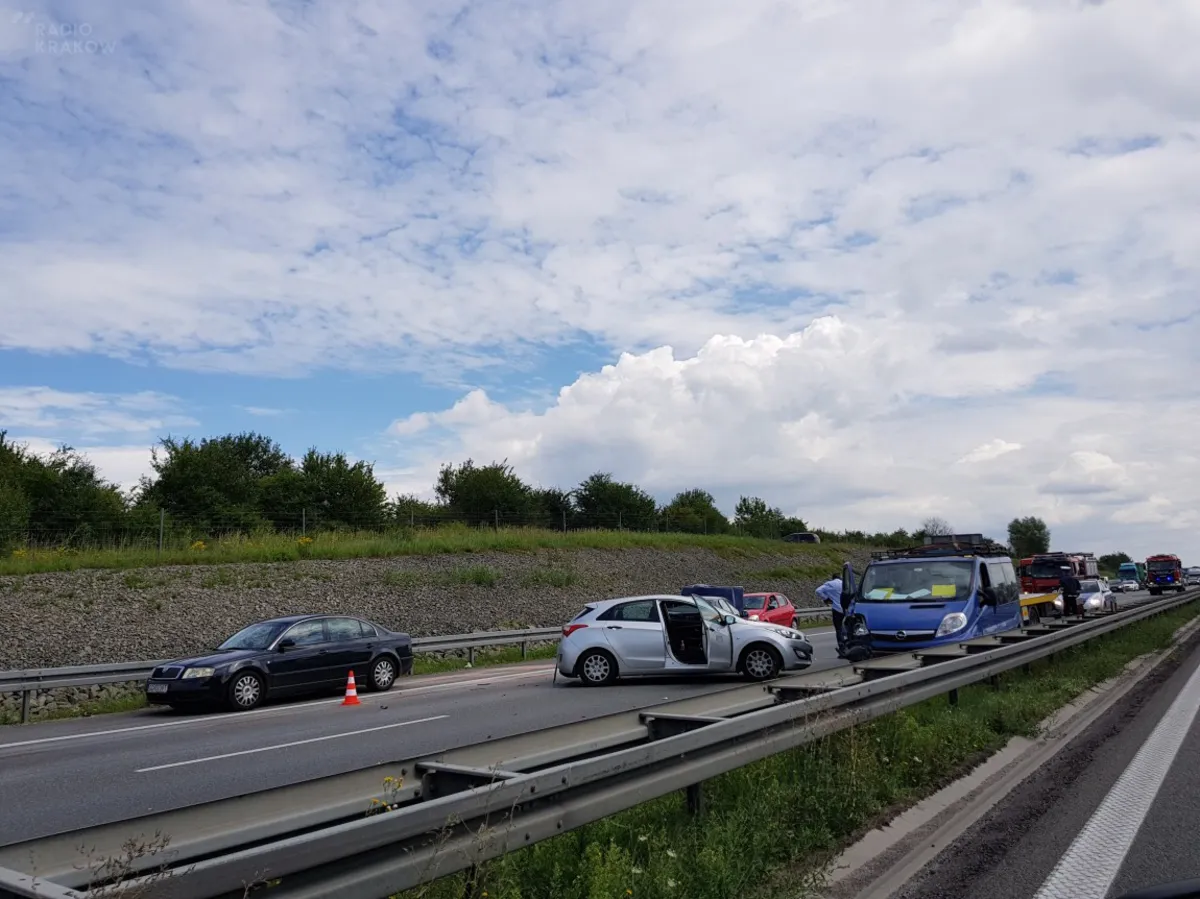Na obwodnicy Krakowa zderzyły się 3 auta