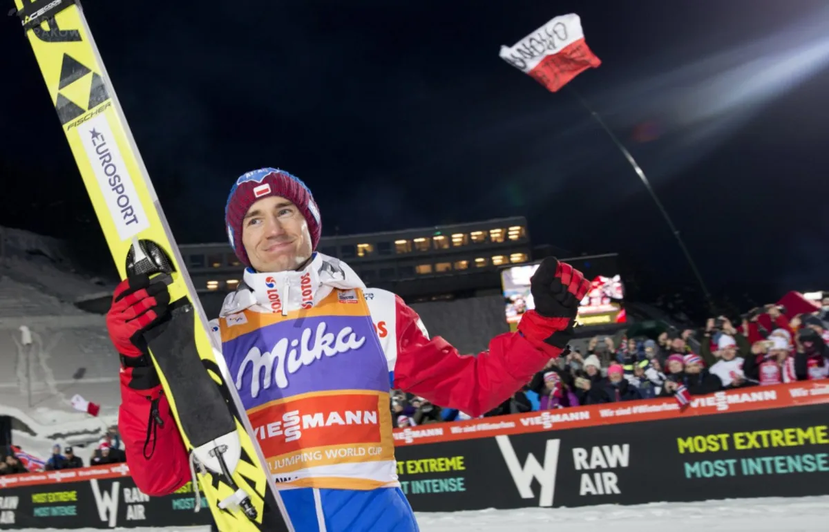 Kamil Stoch tradycyjnie odleciał! I wygrał kwalifikacje w Vikersund