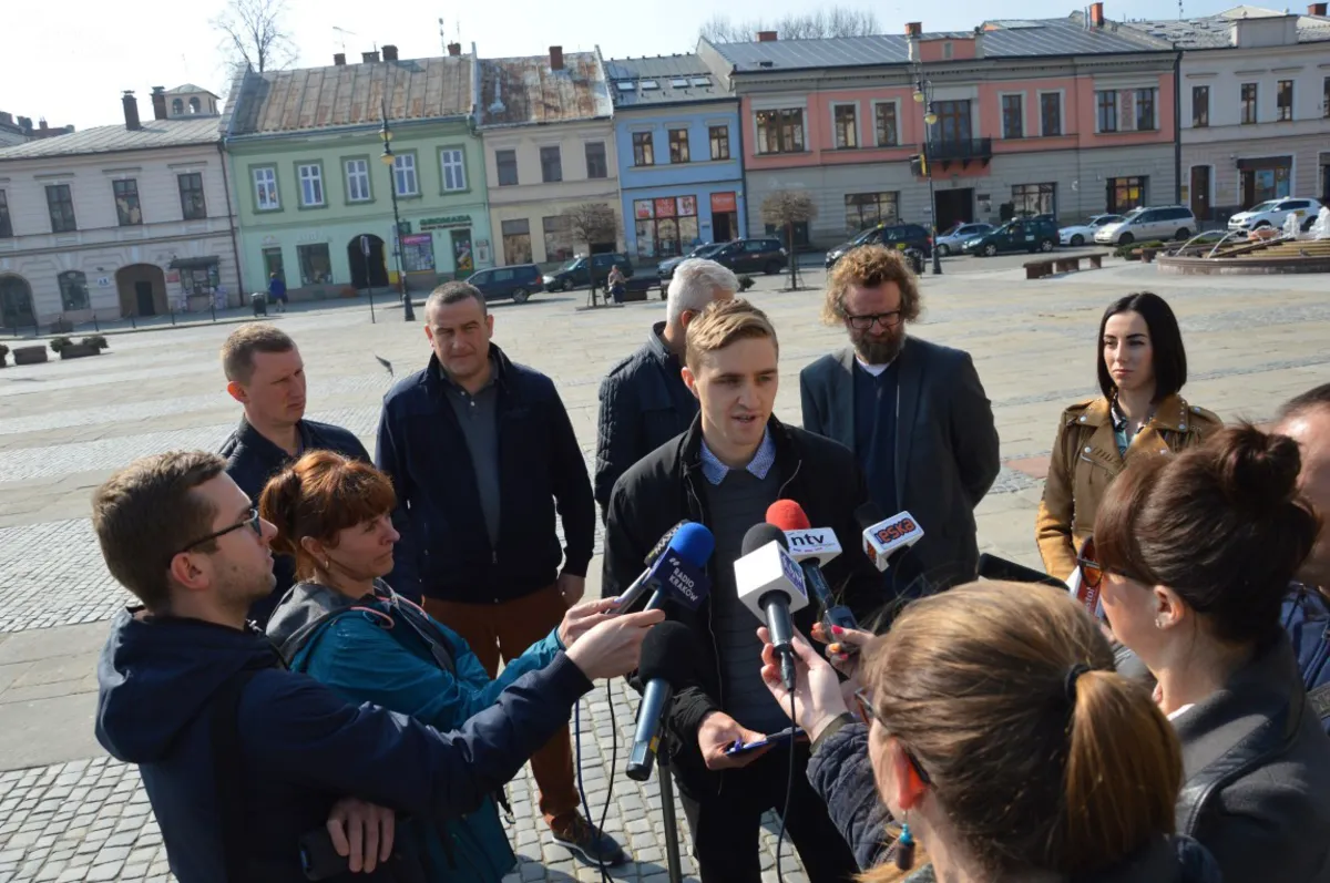 Przedsiębiorcy z ulicy Zakładników w Nowym Sączu boją się o przyszłość swoich firm