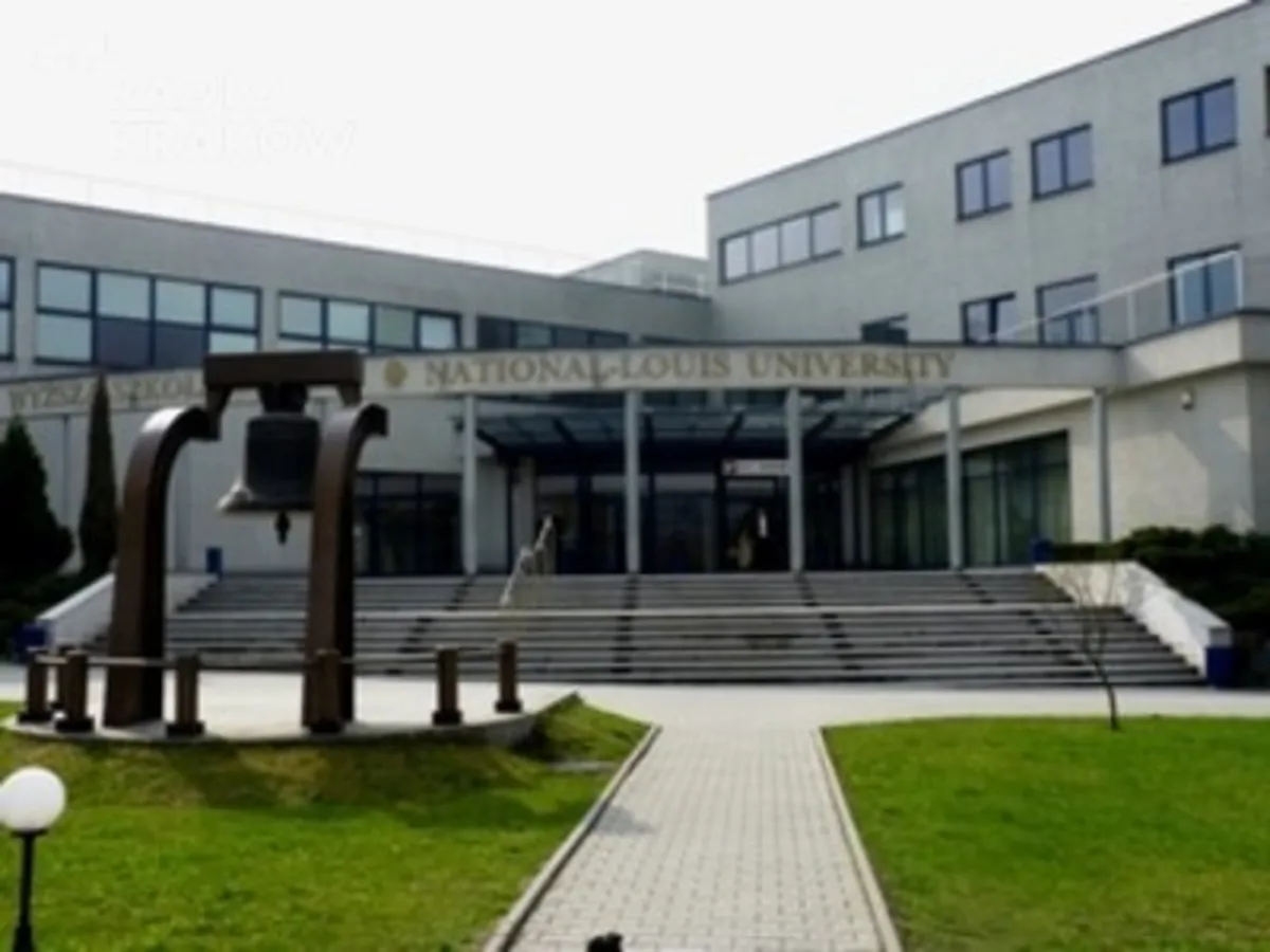 WSB-NLU spada w rankingach