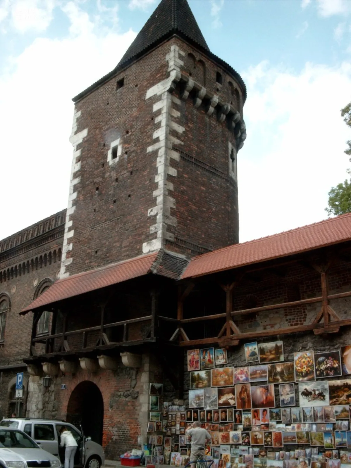 We wrześniu ruszy remont drewnianego ganku wzdłuż murów obronnych przy Bramie Floriańskiej
