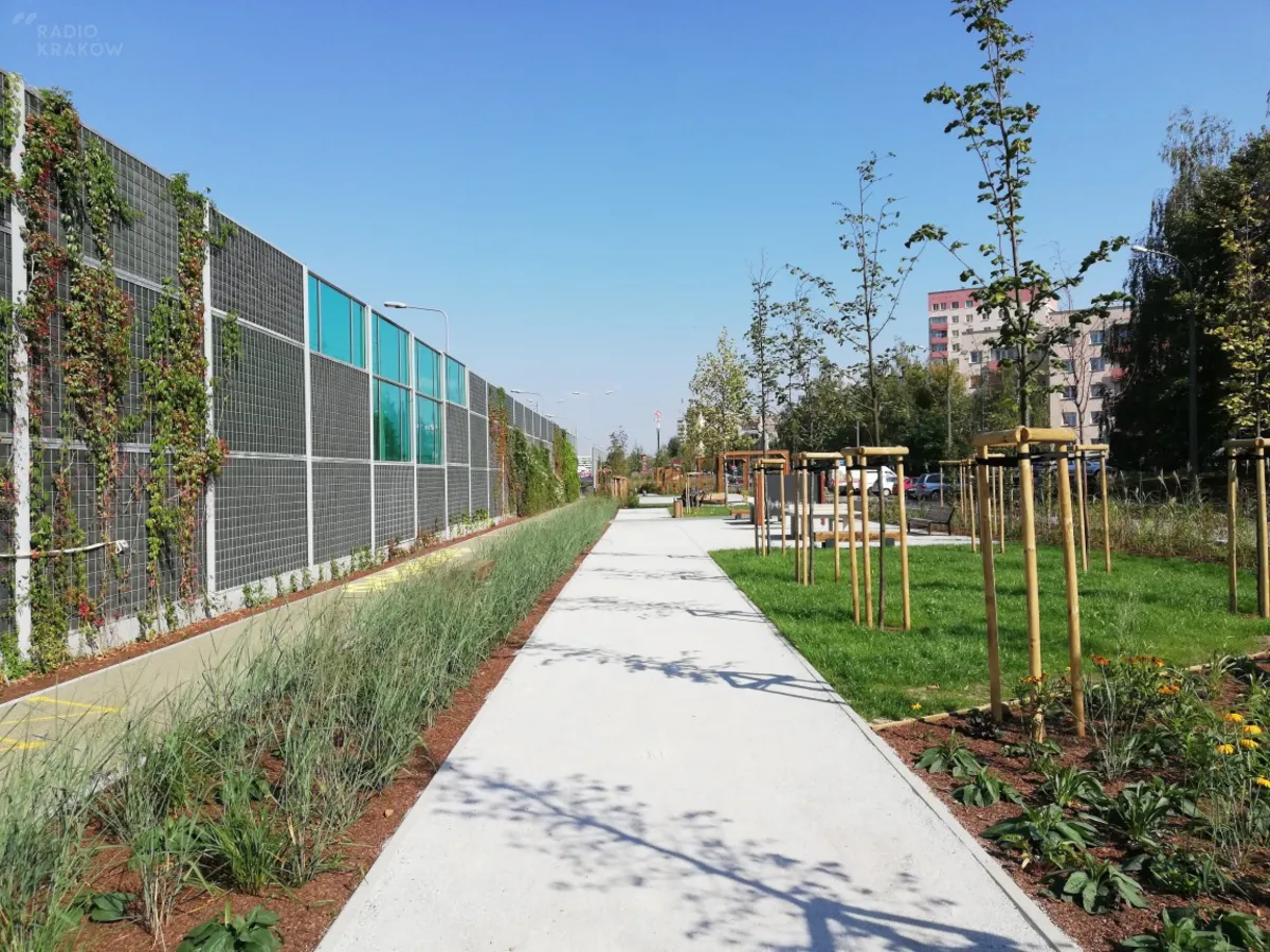 Oswajamy ekrany akustyczne na Ruczaju. Wzdłuż jednego z nich powstał park