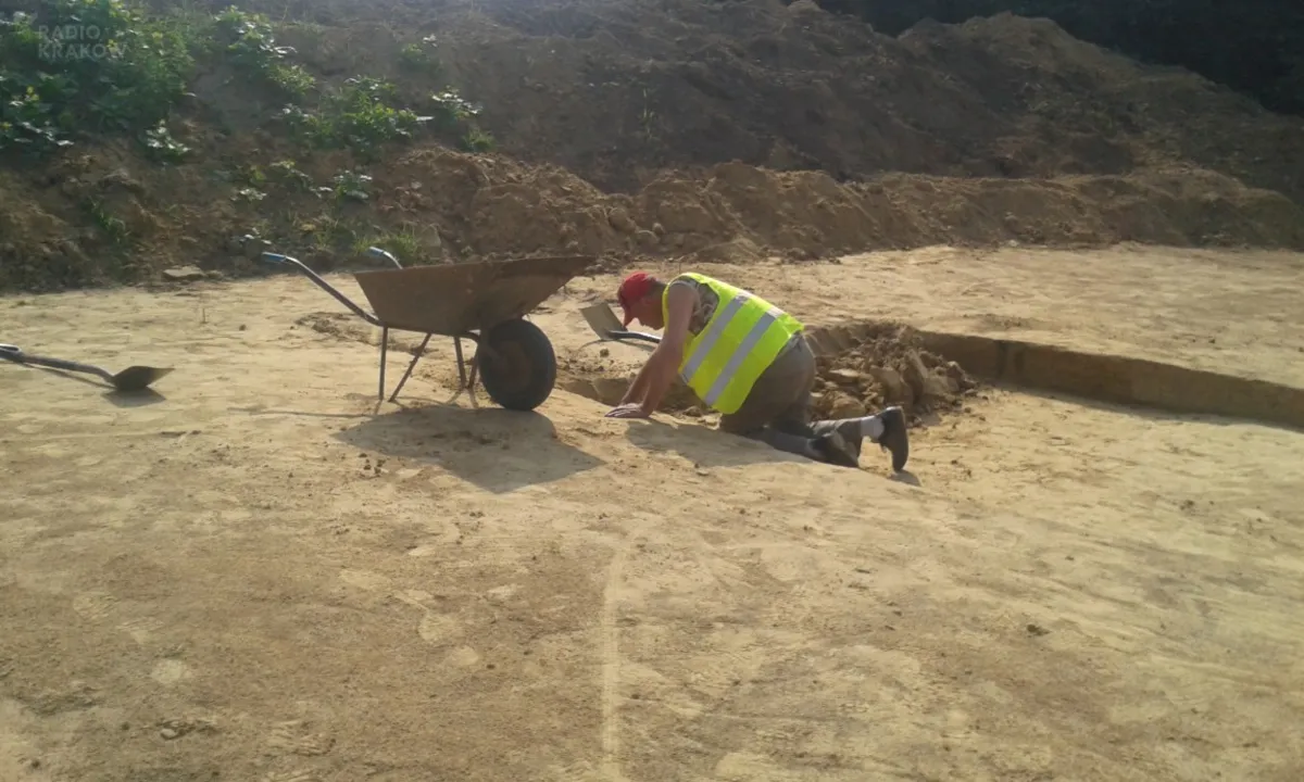 Na budowie trasy S7 archeolodzy znaleźli ludzkie szkielety datowane na epokę neolitu i narzędzia z epoki brązu