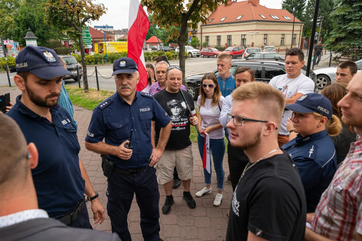 Manifestacja i kontrmanifestacja w Nowym Sączu bez incydentów