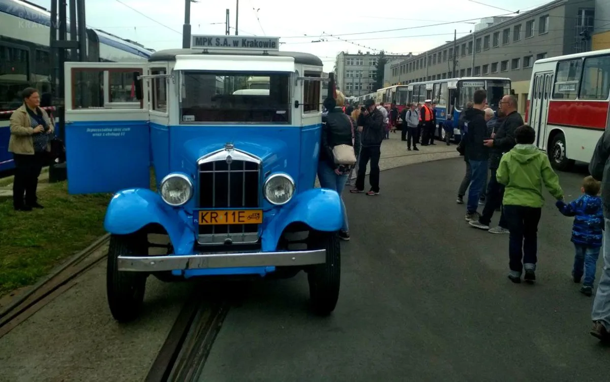 W Krakowie można było podziwiać paradę autobusów