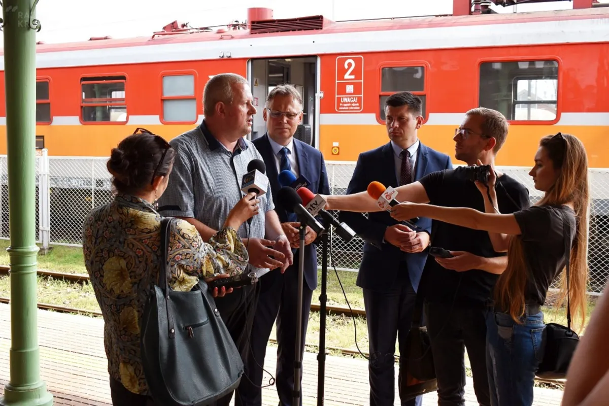 Arkadiusz Mularczyk: Musimy postawić na kolej