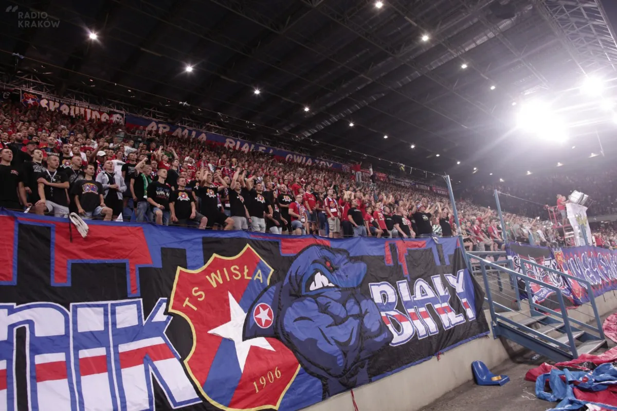 Ekstraklasa piłkarska - Julian Cuesta odchodzi z Wisły Kraków