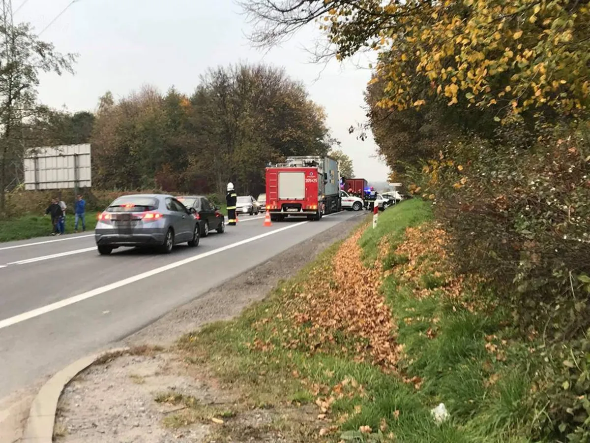 Wypadek na trasie olkuskiej w Giebułtowie
