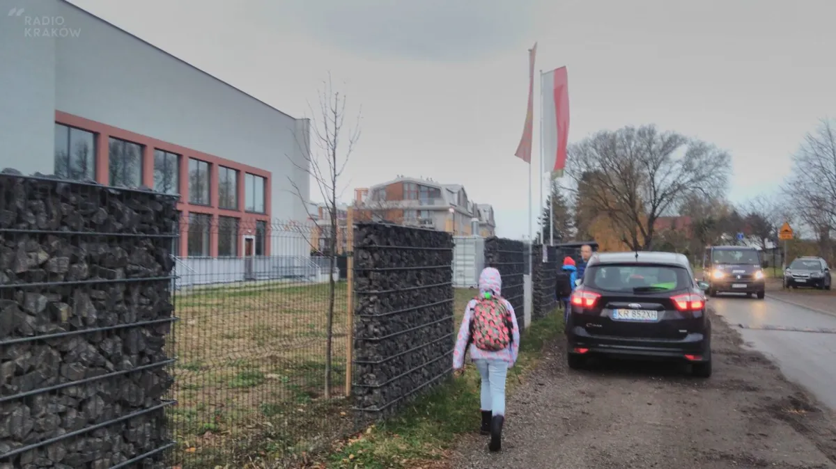 Mieszkańcy Prądnika Białego walczą o bezpieczną drogę swoich dzieci do szkoły