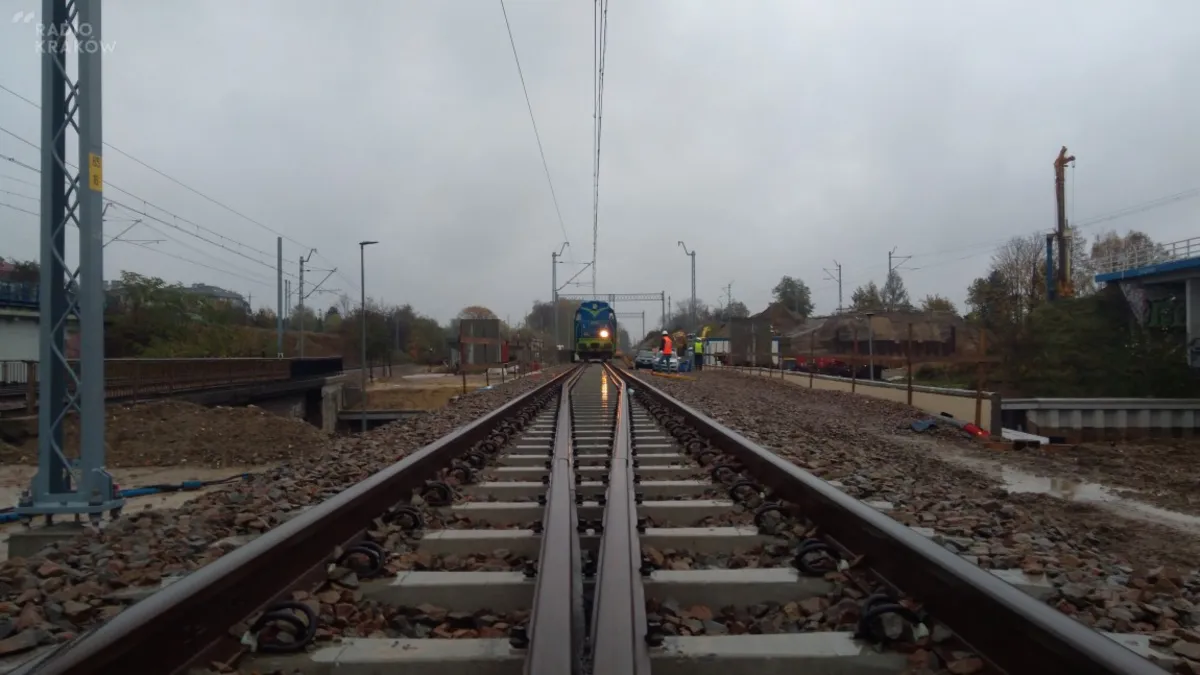 PKP przetestowały wiadukt nad ul. Armii Krajowej w Krakowie