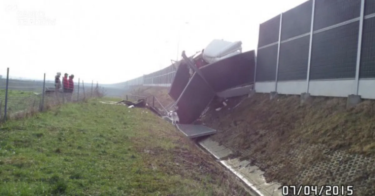 Ruszył proces kierowcy ciężarówki, który zdemolował fragment autostrady A4 koło Bochni