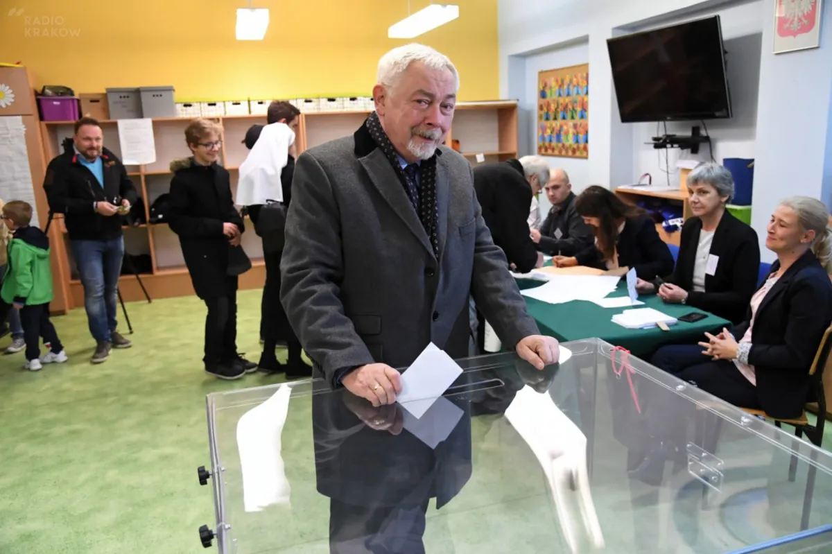 Jacek Majchrowski oddał głos w II turze wyborów samorządowych