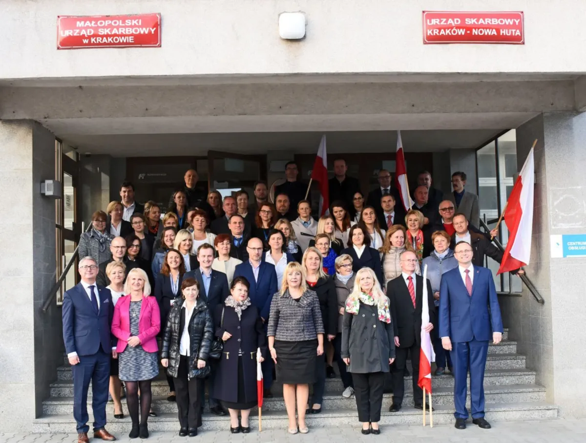 Pracownicy Małopolskiego Urzędu Skarbowego i Urzędu Skarbowego Kraków - Nowa Huta uczcili stulecie odzyskania przez Polskę niepodległości