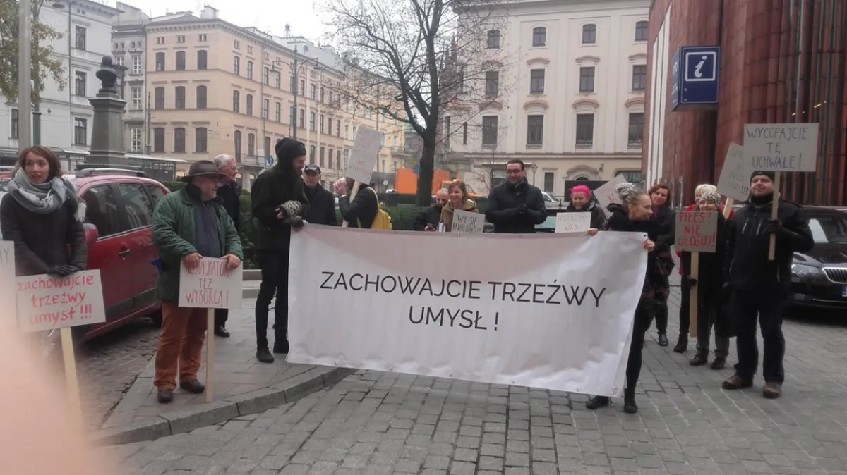 Kraków: jest decyzja radnych w sprawie liczby koncesji na sprzedaż alkoholu