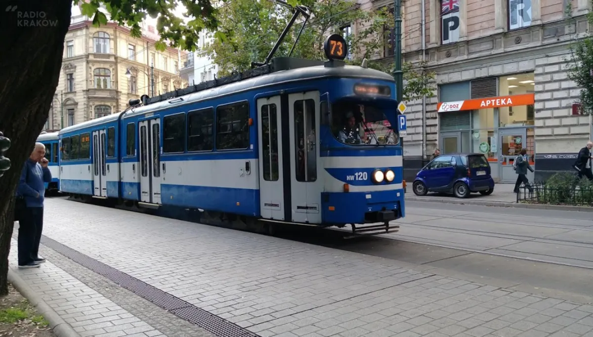 Nocna naprawa torowiska i zmiany w kursowaniu linii nr 73 