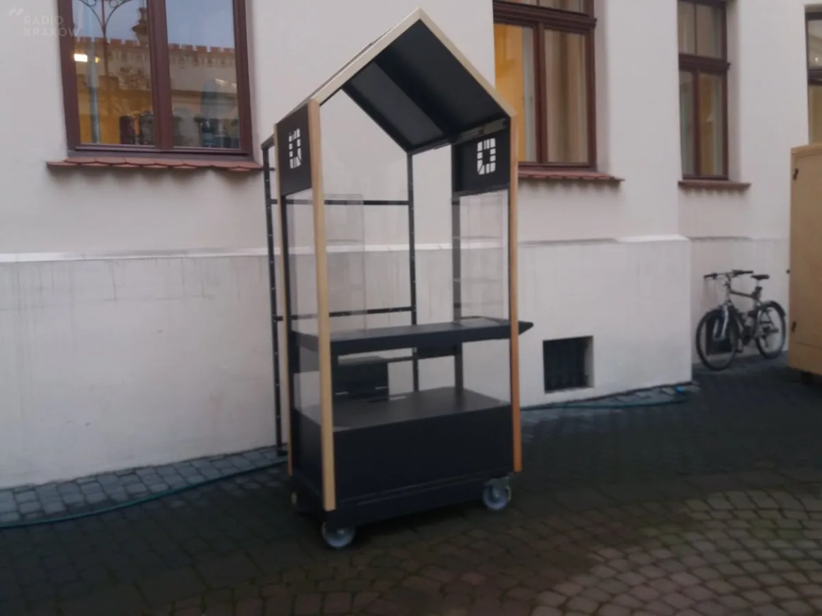 Tak wyglądają nowe wózki do sprzedaży obwarzanków i pamiątek. Na razie są testowane
